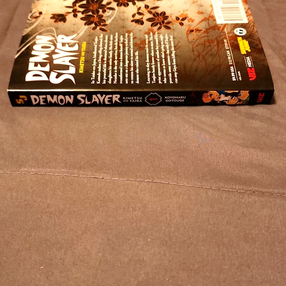 Demon Slayer: Kimetsu no Yaiba, Vol. 1 - Paperback By Gotouge, Koyoharu - Picture 3 of 5